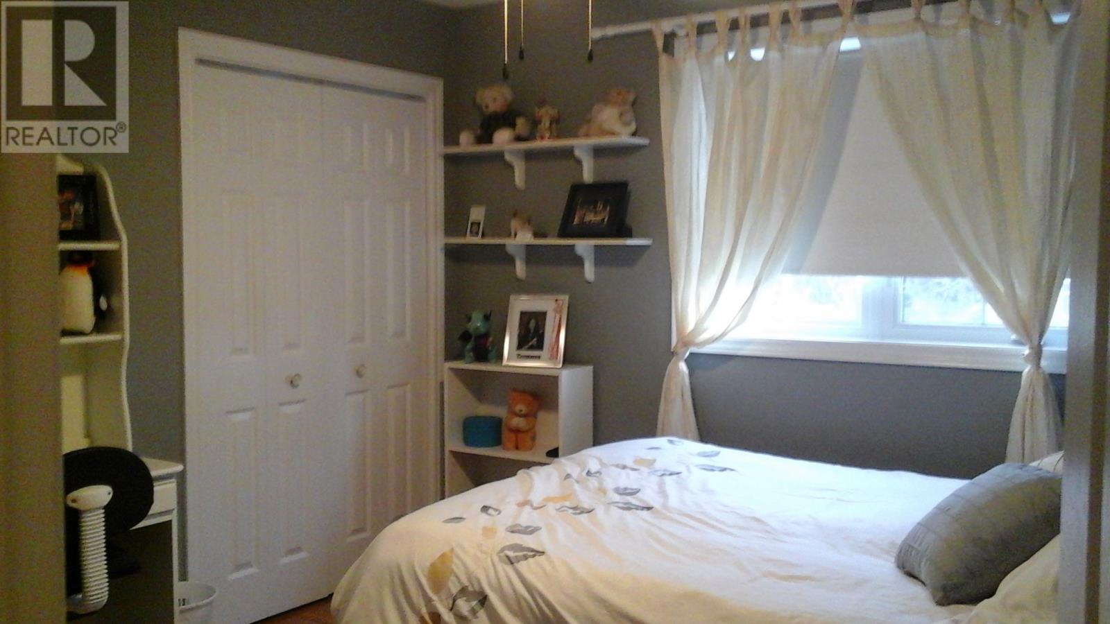 19 Hawthorn Avenue Property Photo 32