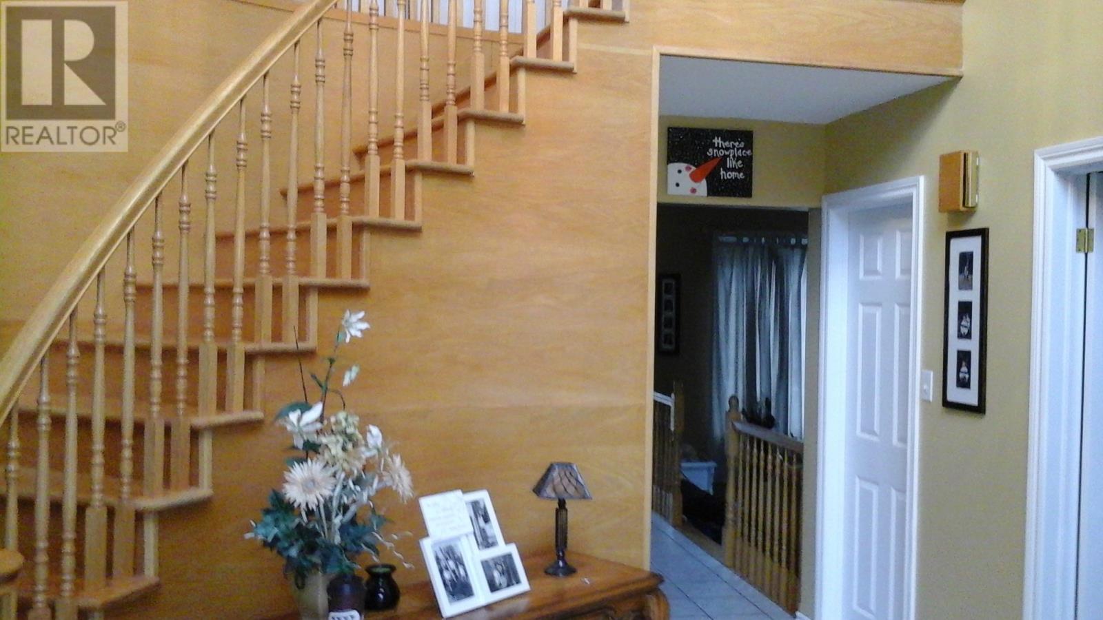 19 Hawthorn Avenue Property Photo 38