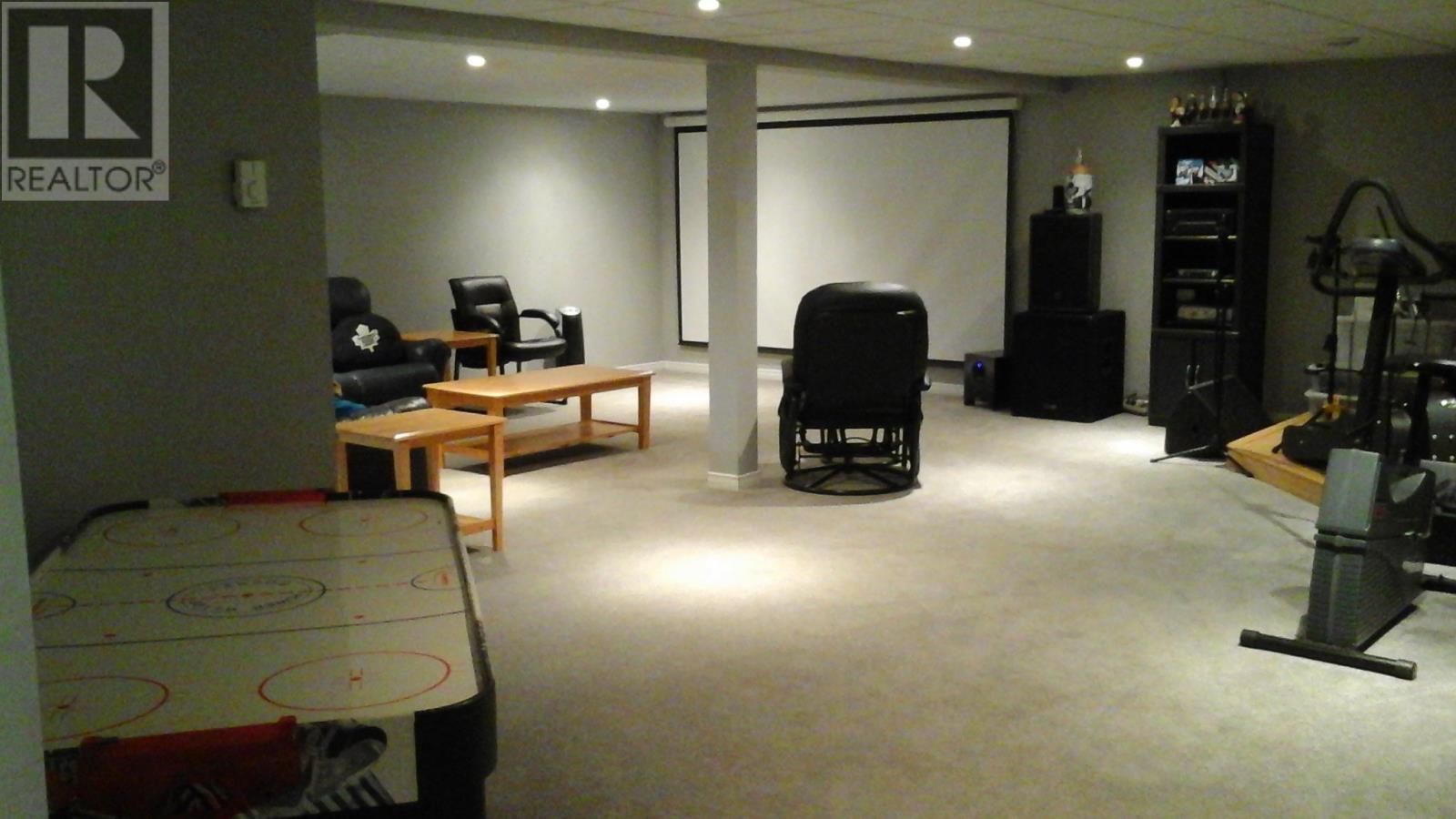 19 Hawthorn Avenue Property Photo 43