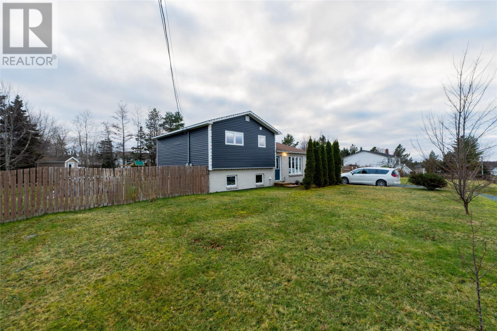 19 Daniels Crescent Property Photo