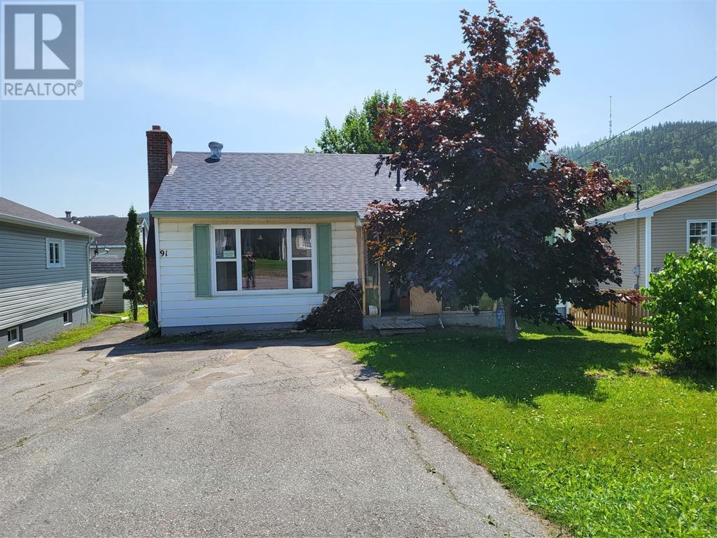 91 Country Road Property Photo