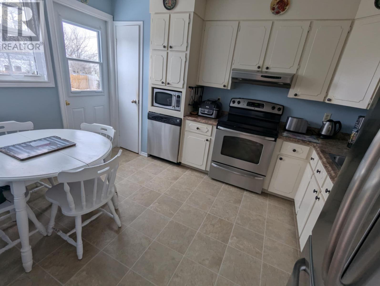 66 Haddock Road Property Photo 4