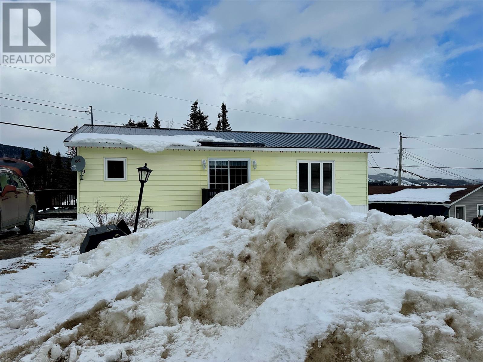 9 Island View Road Property Photo