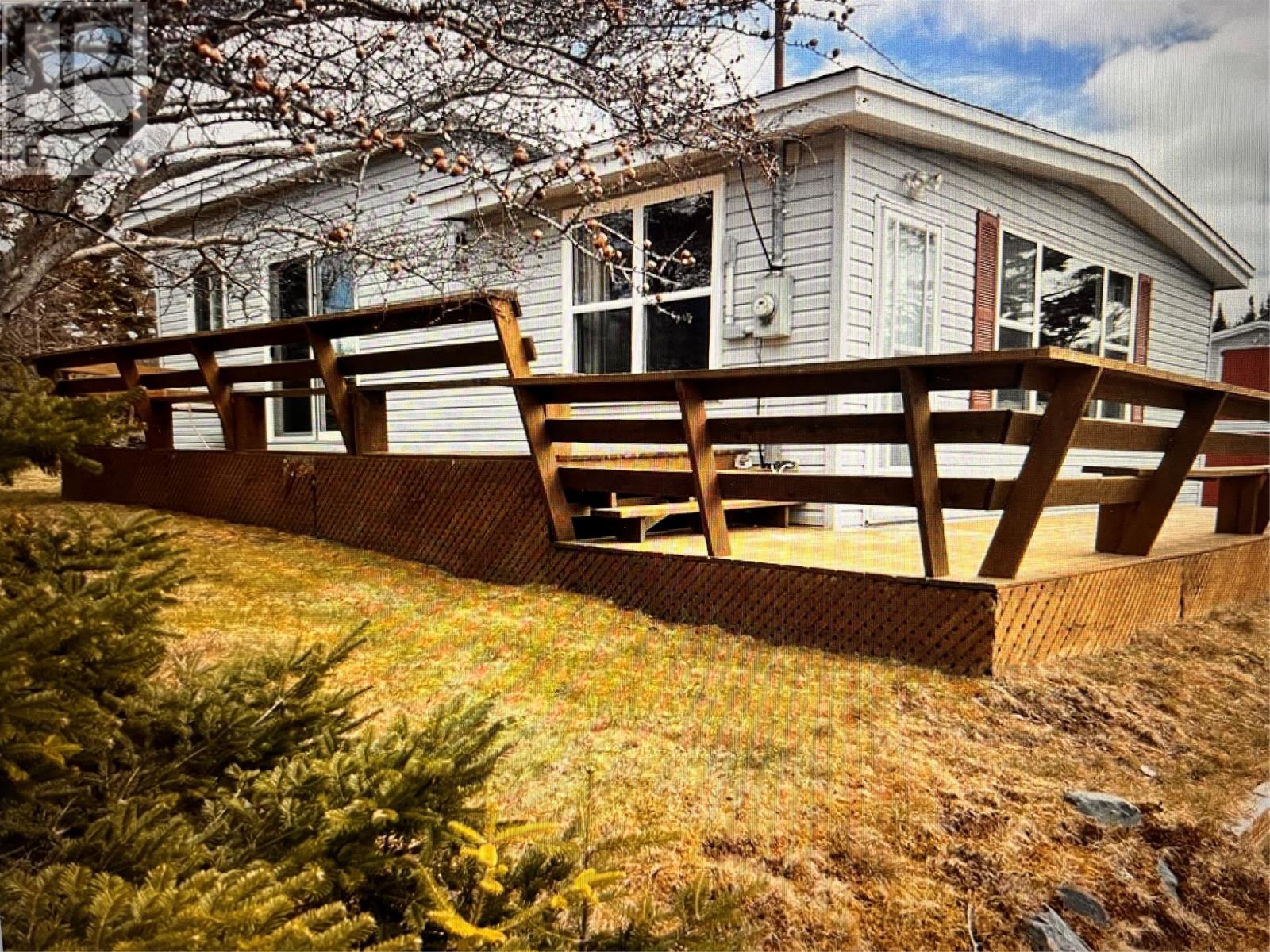 195 Vineland Road Property Photo