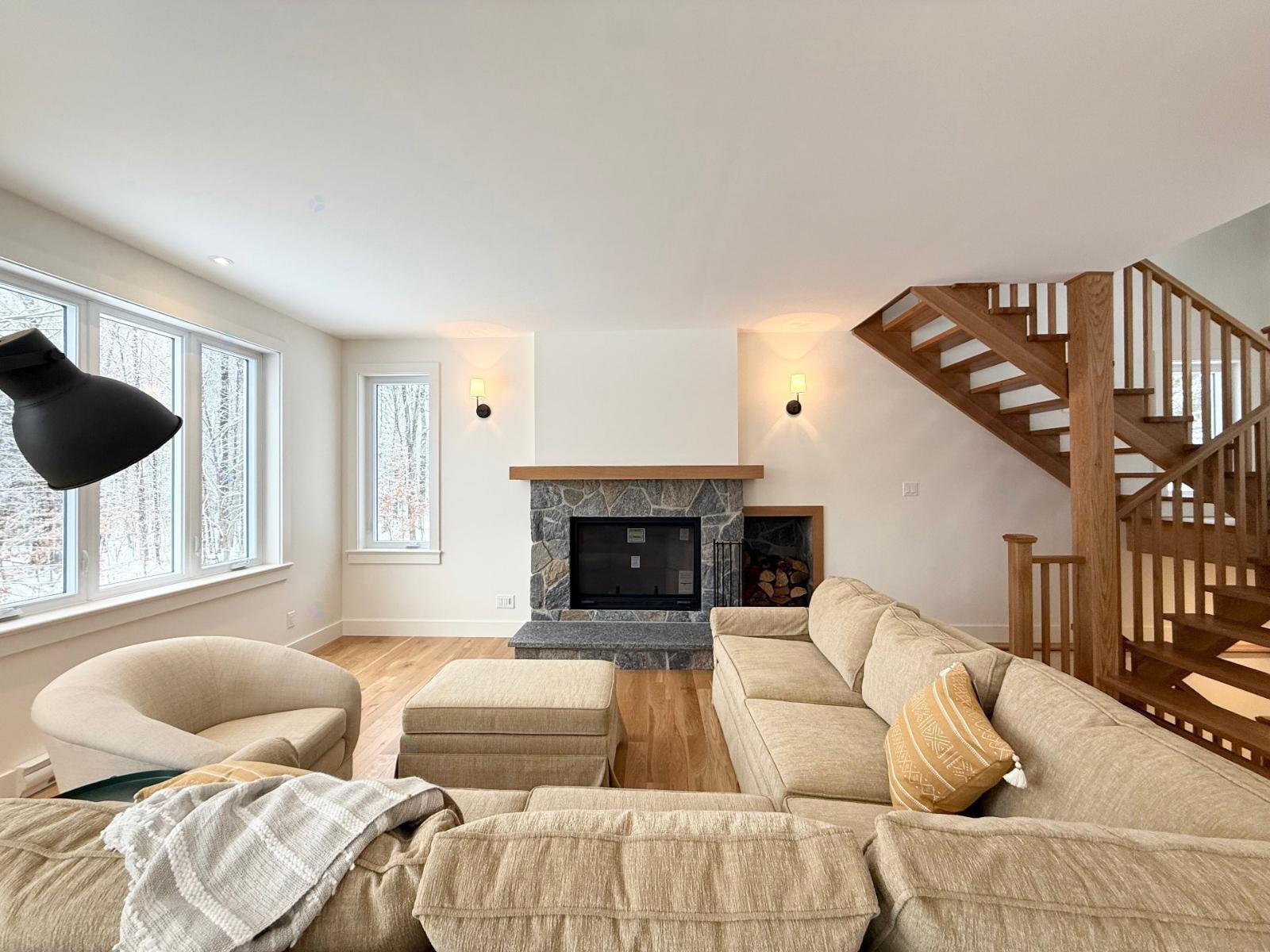 368 Ch. Des Sources Property Photo 2