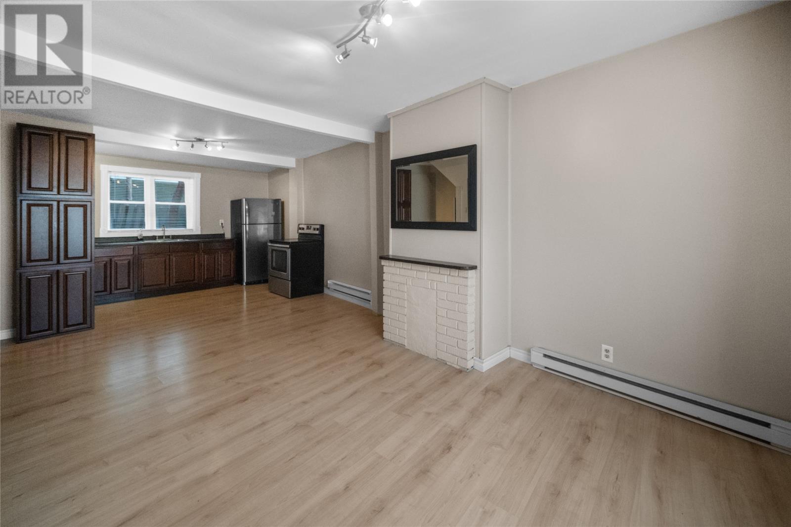 24 Henry Street Property Photo 3