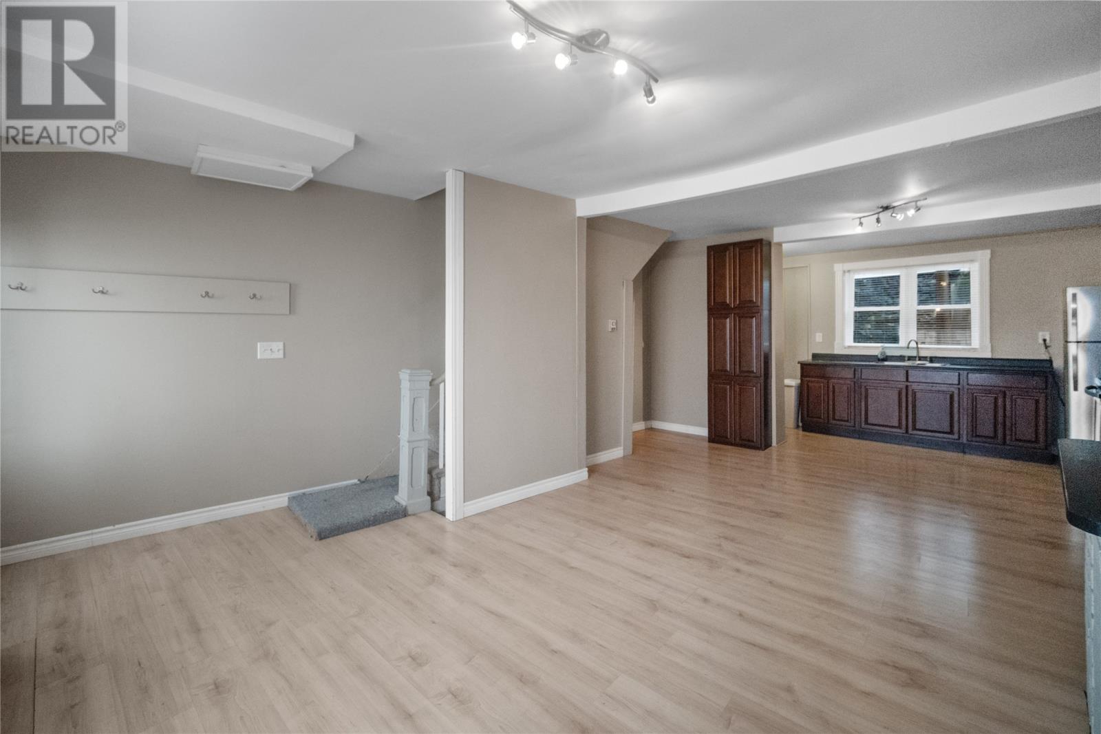 24 Henry Street Property Photo 4