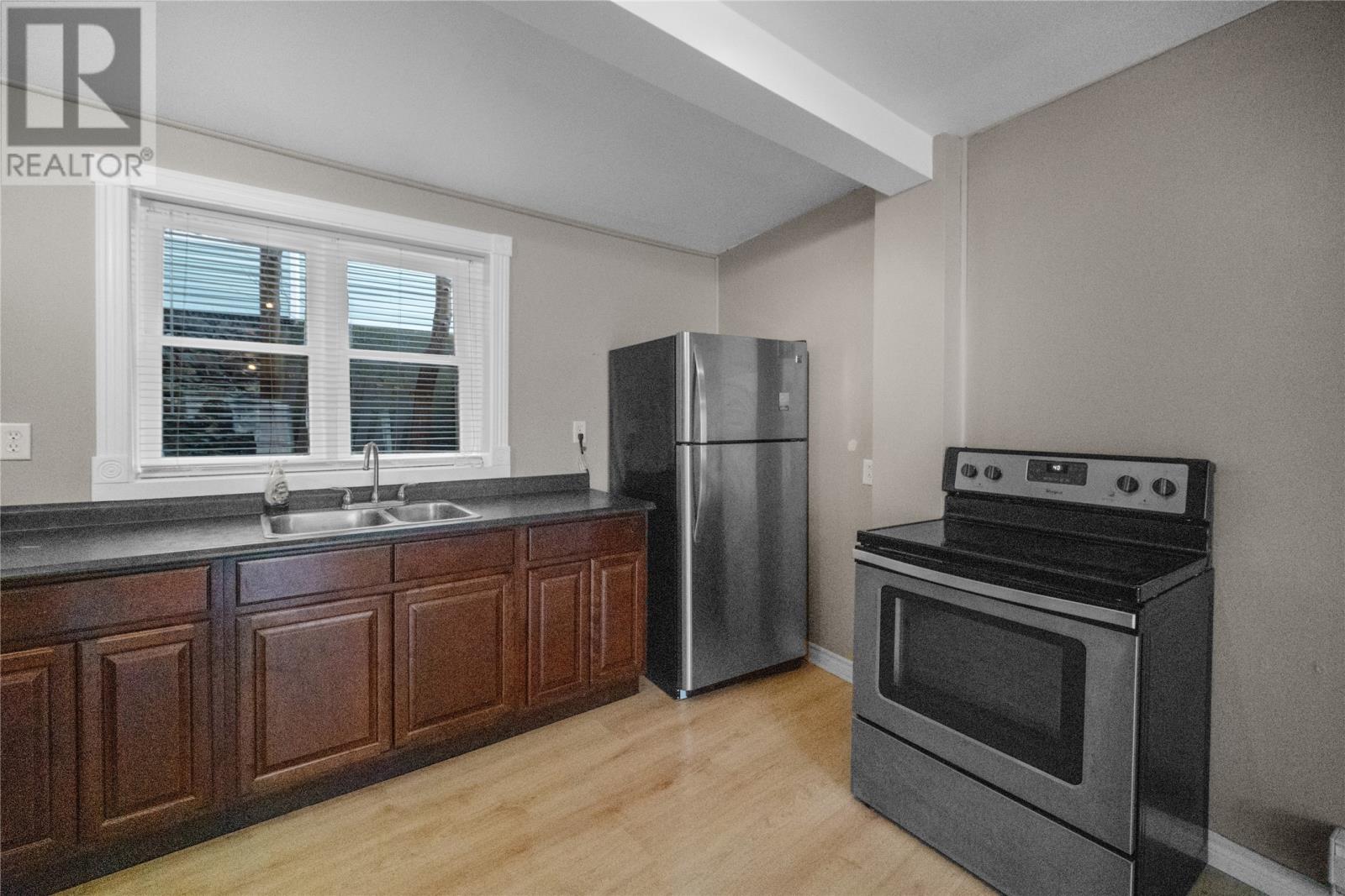 24 Henry Street Property Photo 5