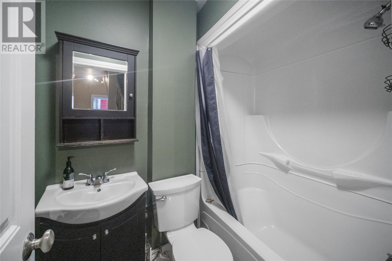 24 Henry Street Property Photo 10