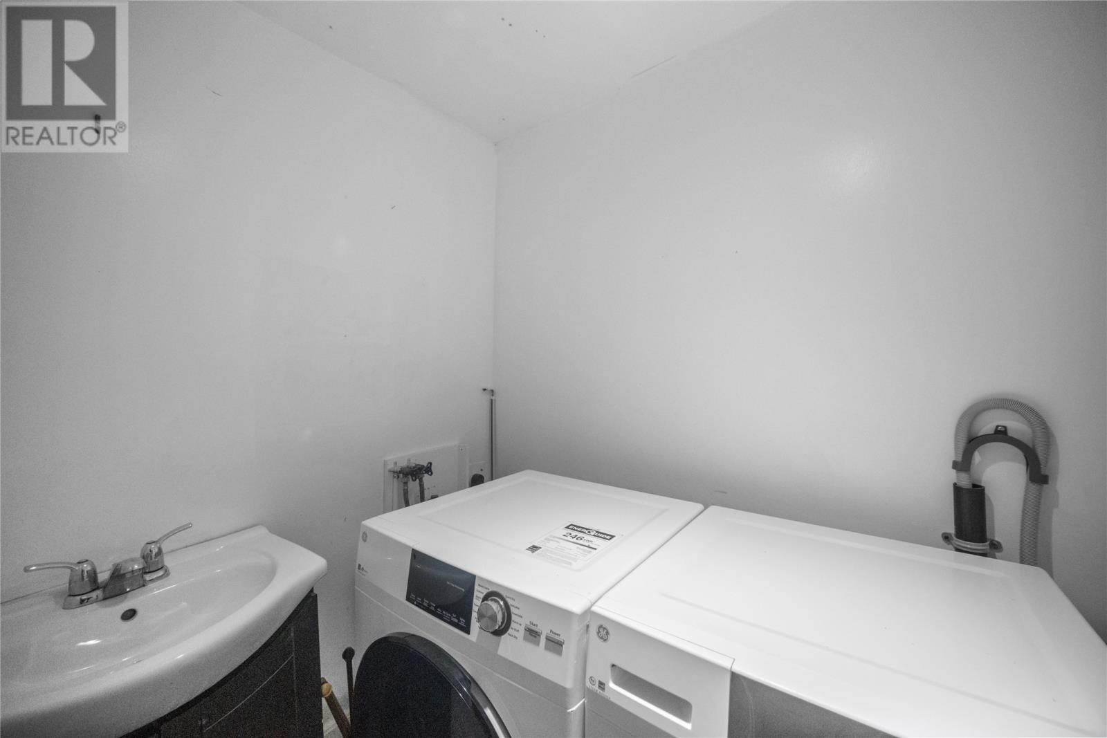 24 Henry Street Property Photo 13