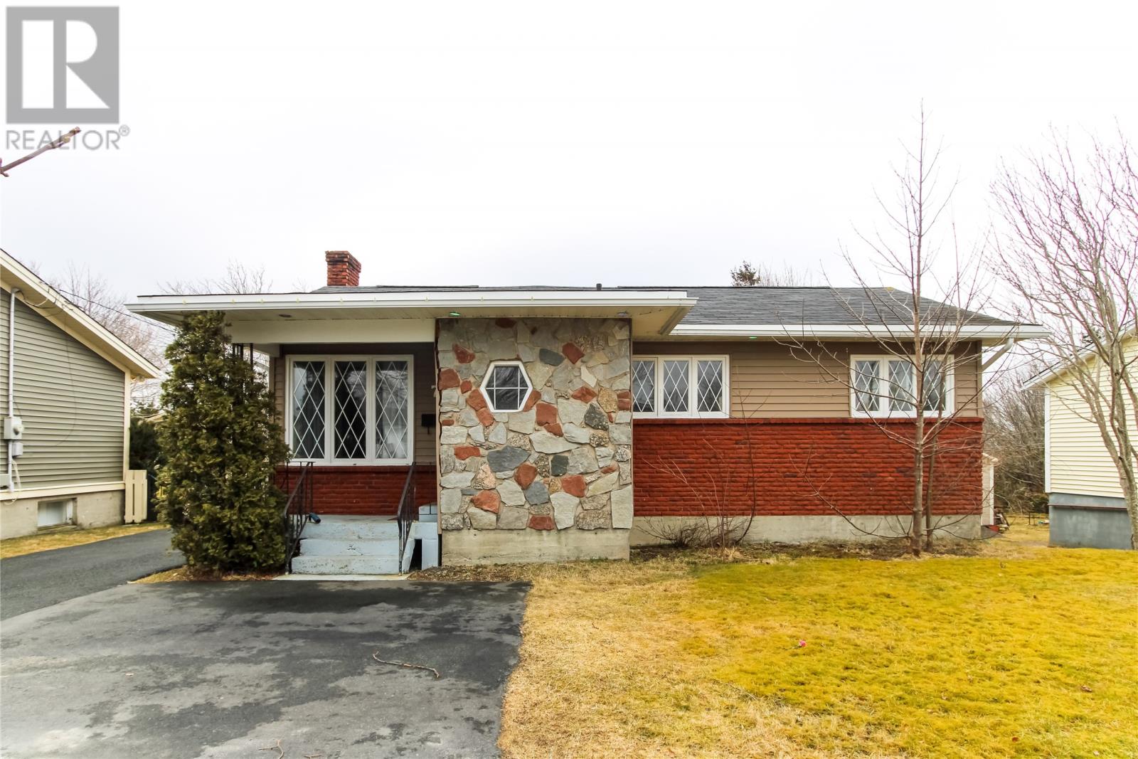 7 Winnipeg Street Property Photo