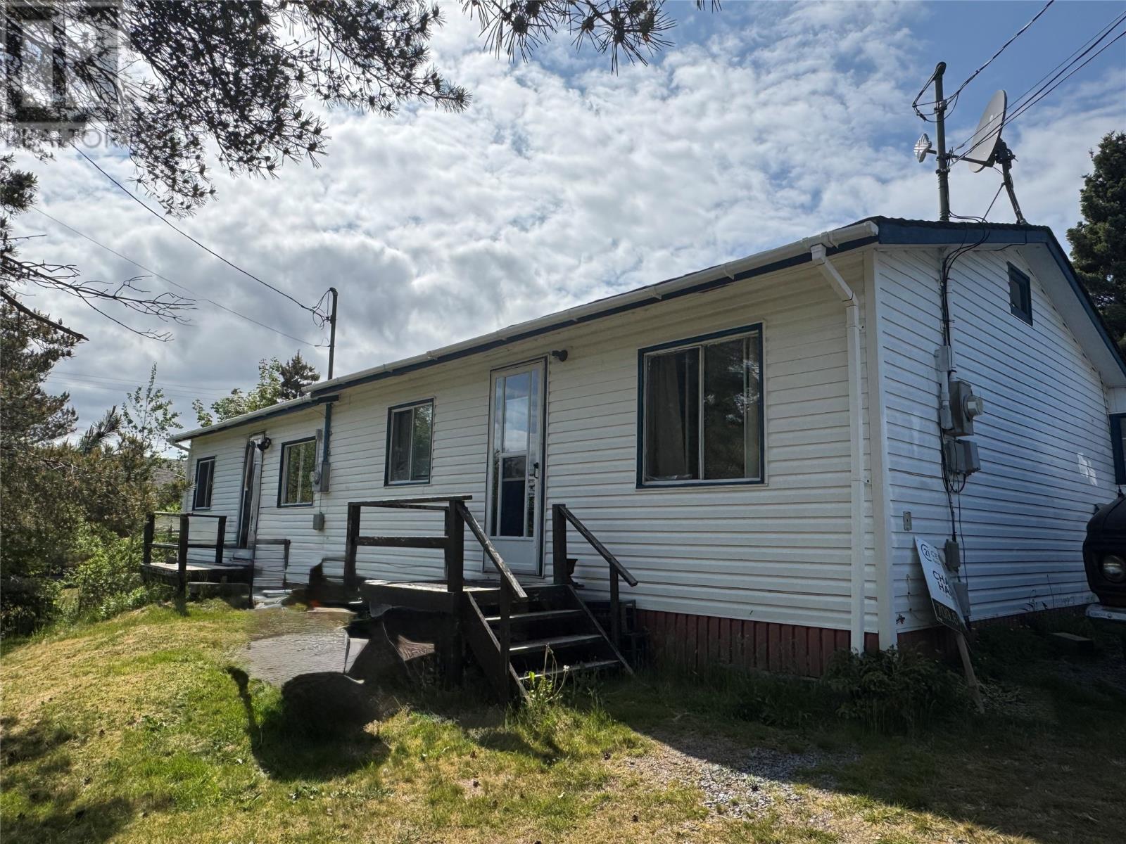 9 Coleys Point South Road Property Photo 1