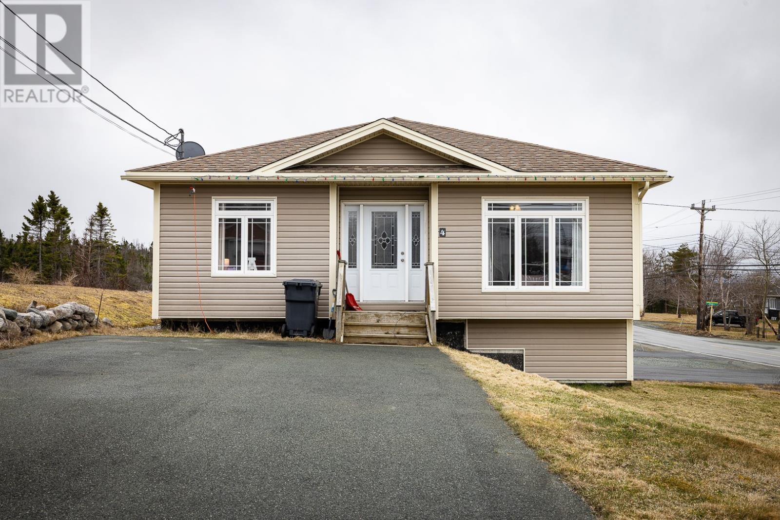 4 Hopewell Garden Road Property Photo 1