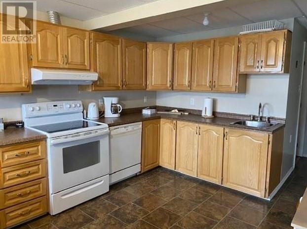 7 Cabot Road Property Photo 11