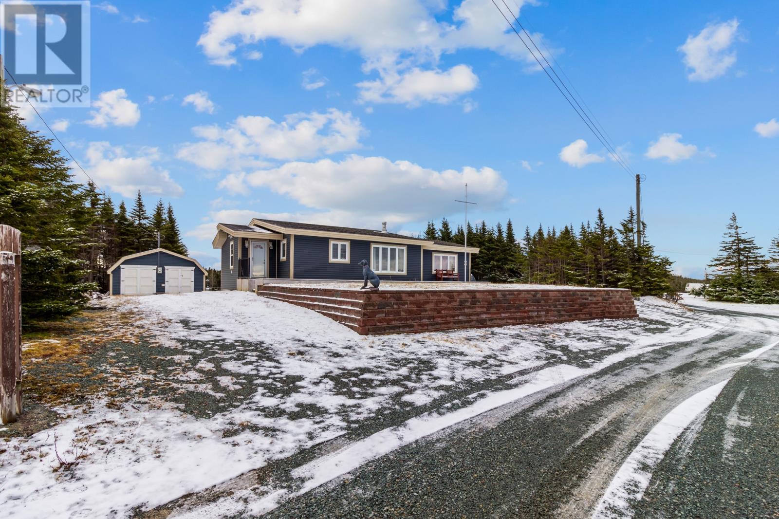 9 Comfort Cove Property Photo 1
