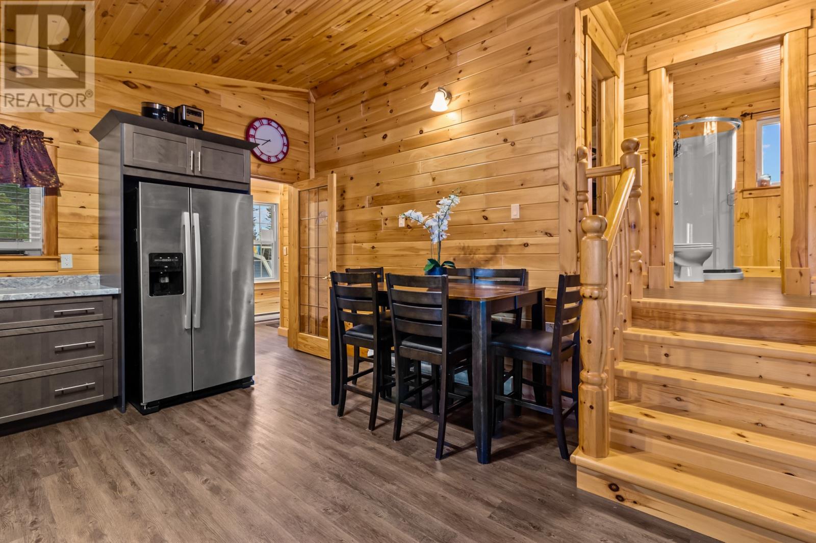 9 Comfort Cove Property Photo 8