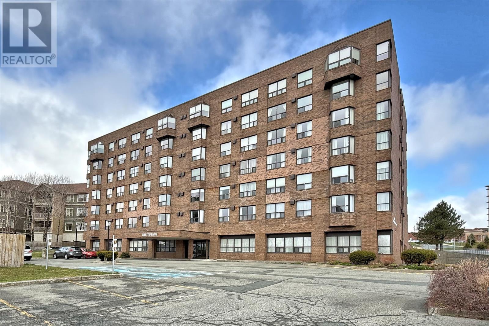 7 Tiffany Lane Unit#105