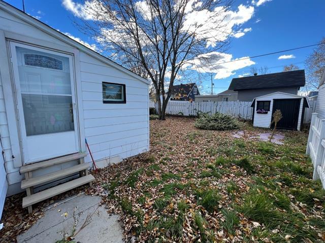 320 Av. Des Vétérans Property Photo 6