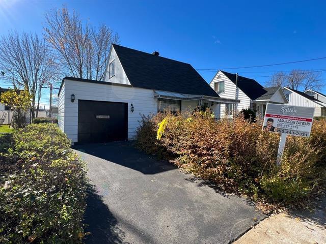 320 Av. Des Vétérans Property Photo 8