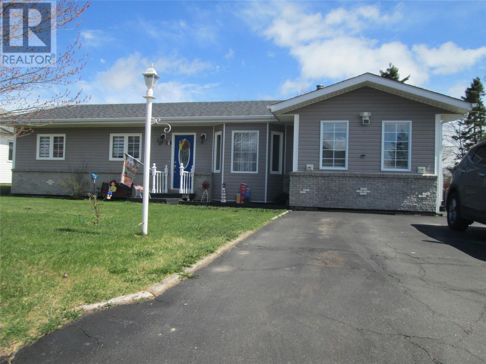 9 Mcdonald Crescent Property Photo