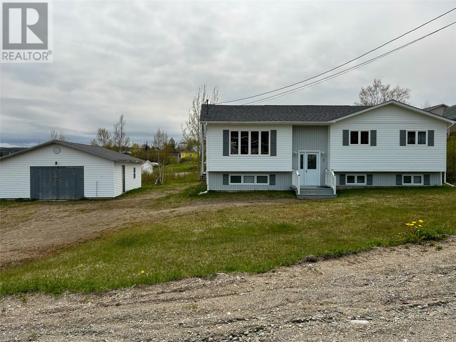 7 Central High Street Property Photo 1