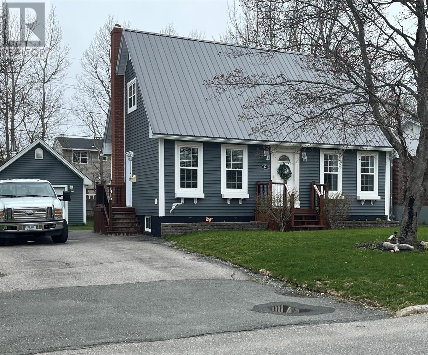 14 Hawker Crescent
