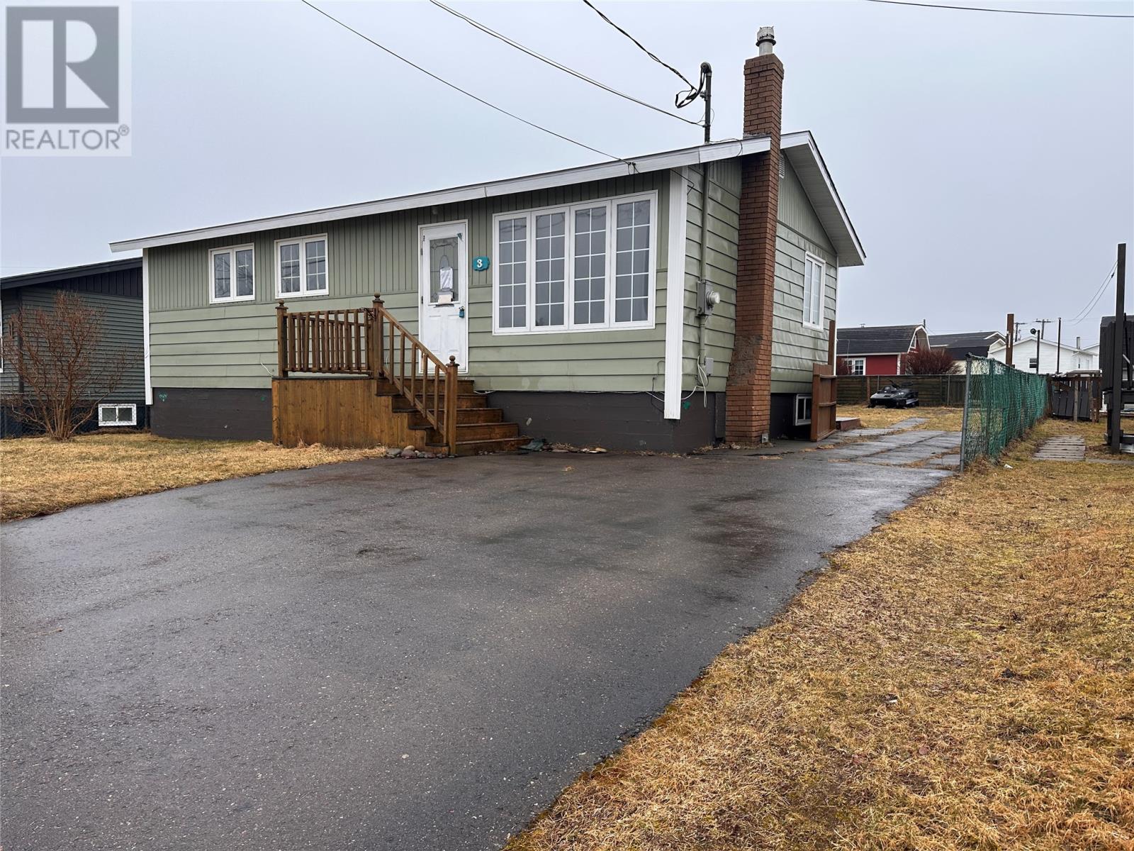 3 Pushthrough Crescent Property Photo 1