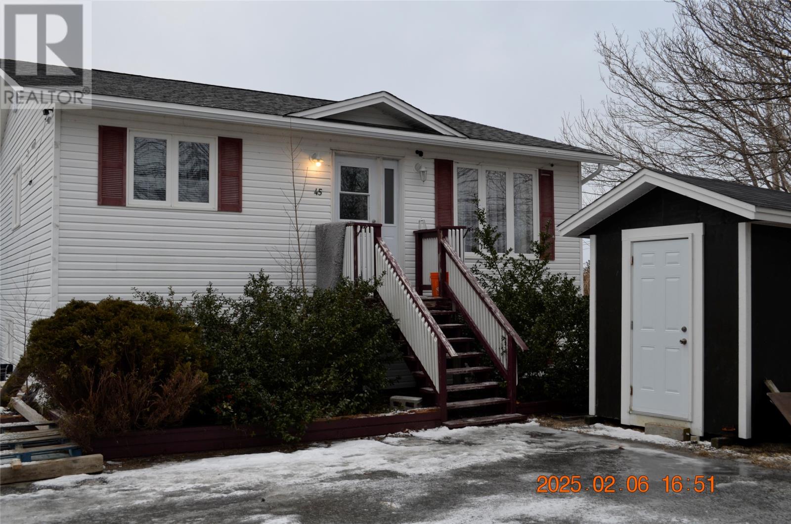 45 Roberts Road N