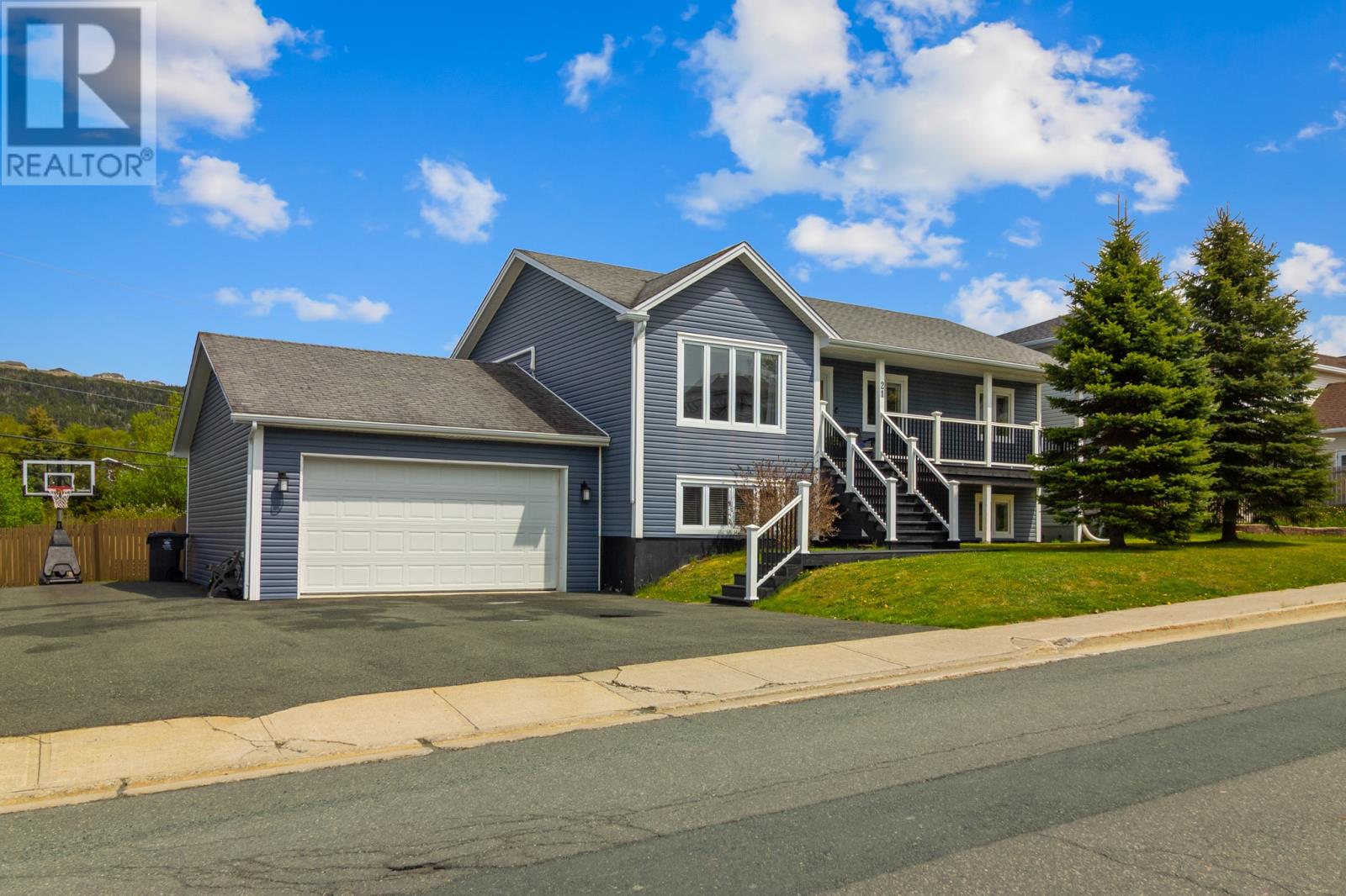 21 Mainsail Drive