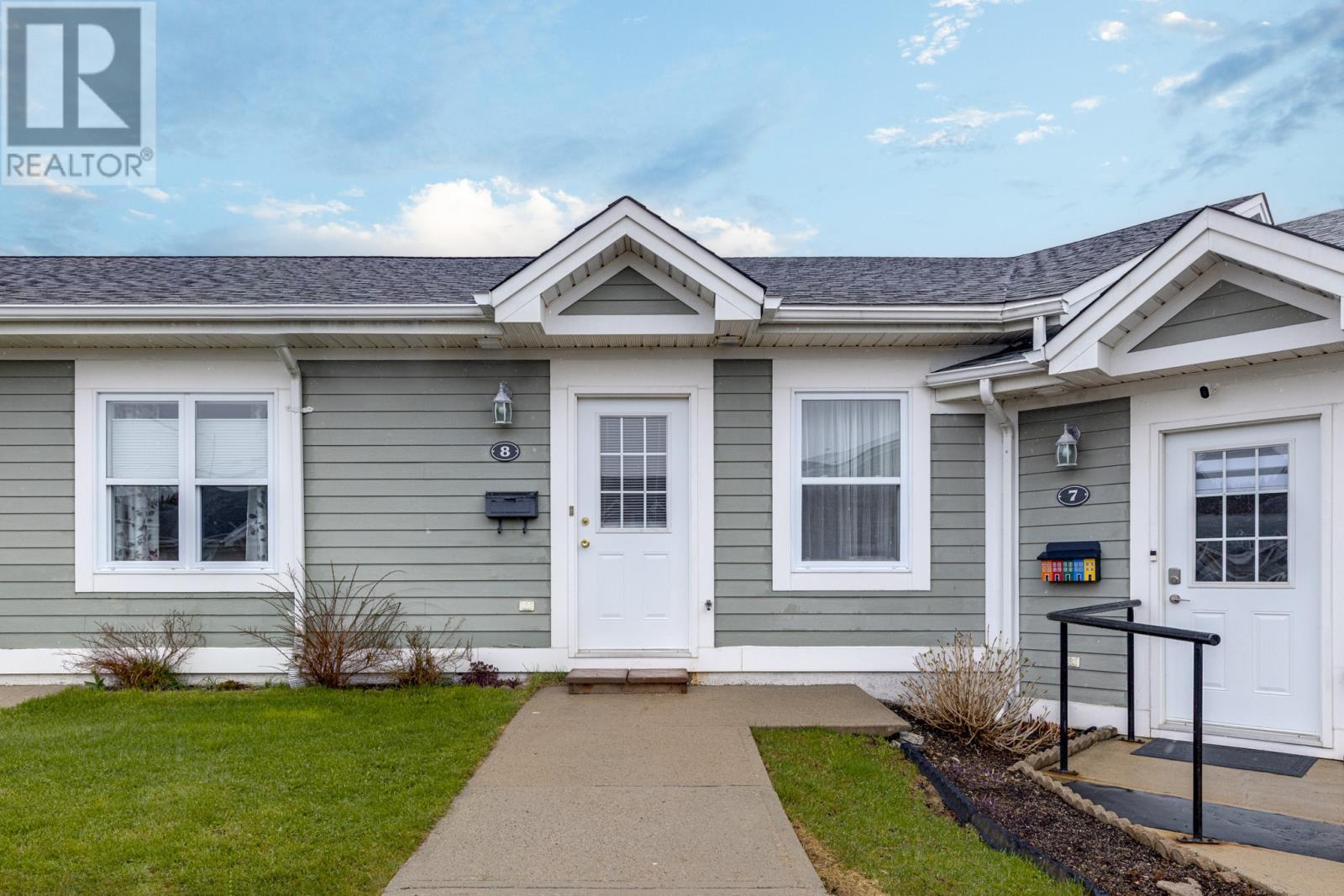 8 Sunchase Court