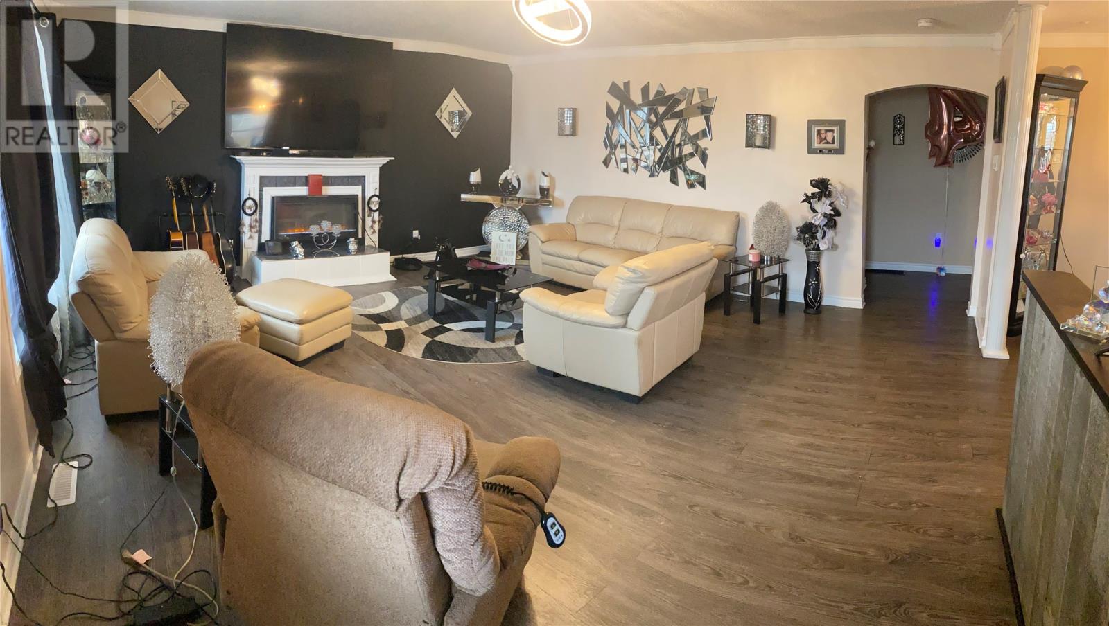 1 Crescent Street Property Photo 16