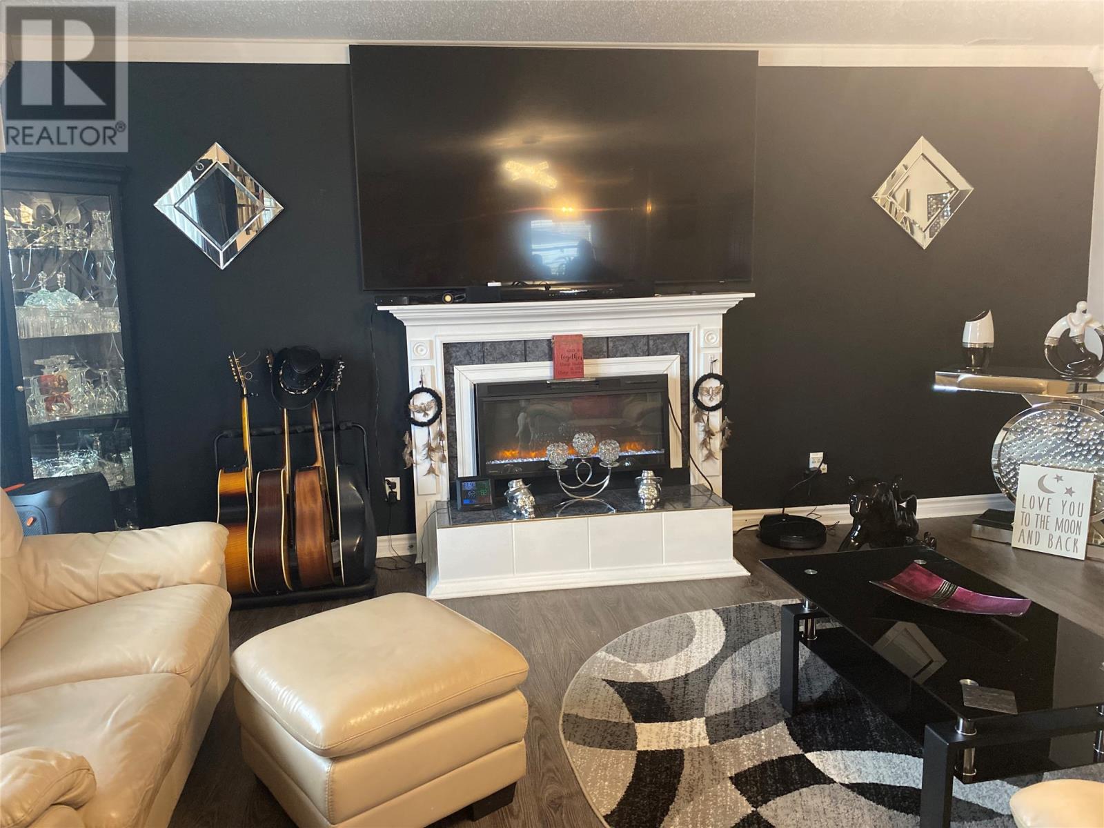 1 Crescent Street Property Photo 18