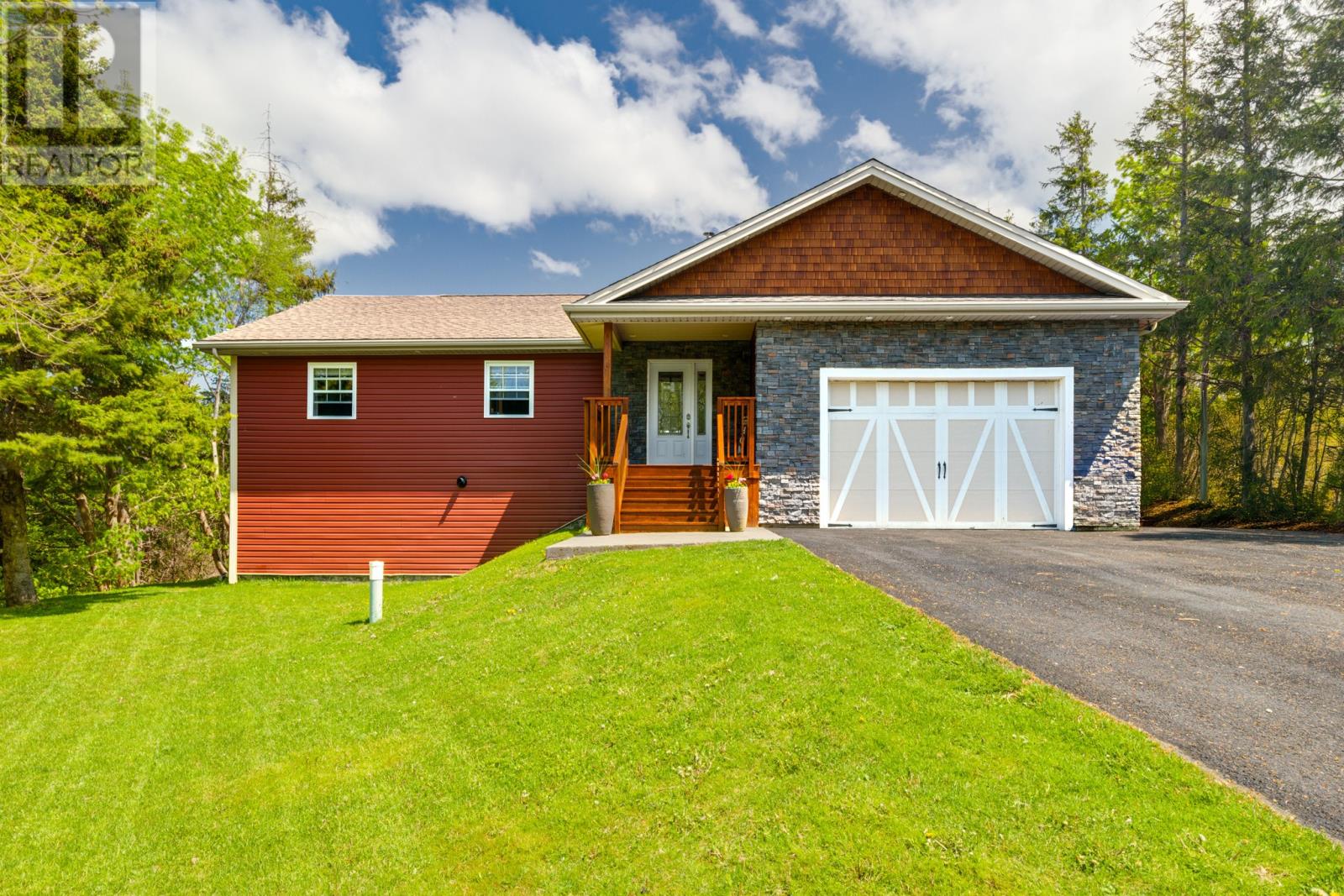 23 South Pond Road