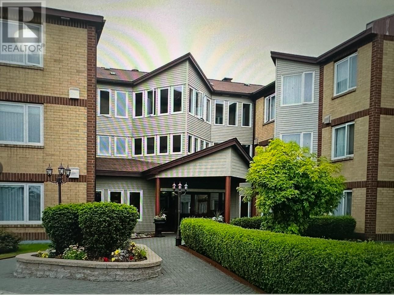 25 Tiffany Lane Unit#200