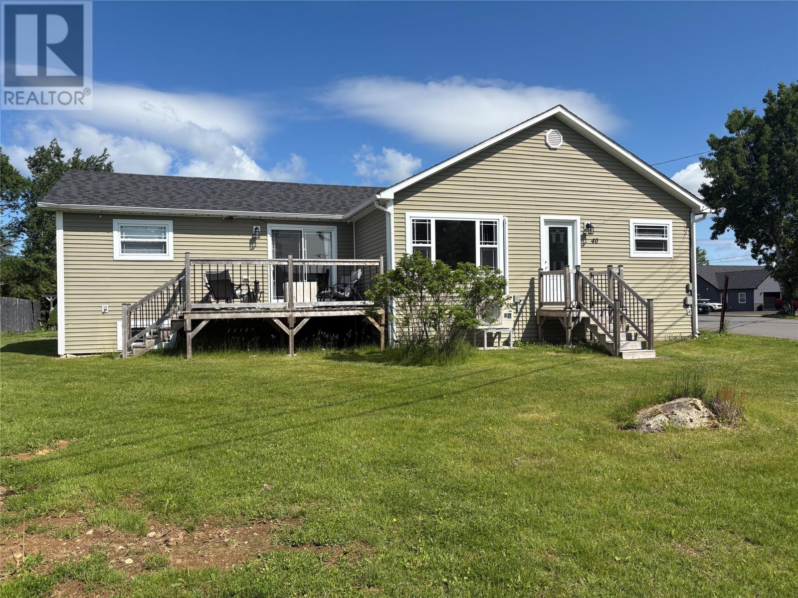40 Riverside Drive Property Photo 1