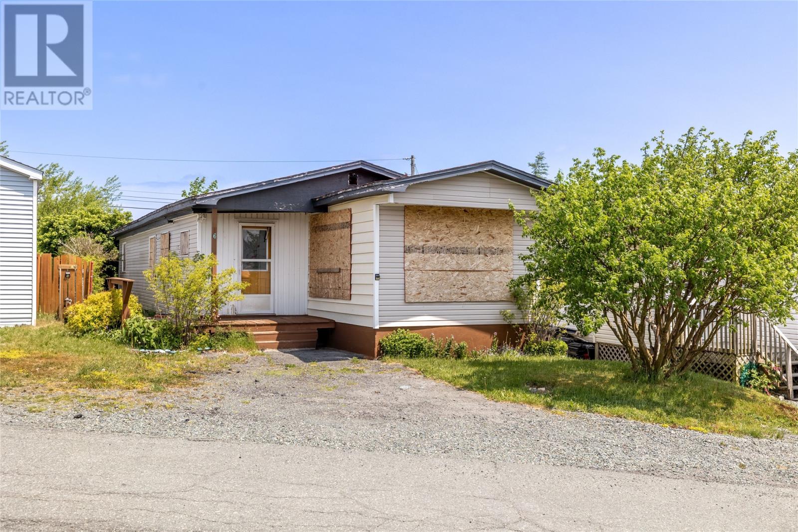 6 Leonard Place