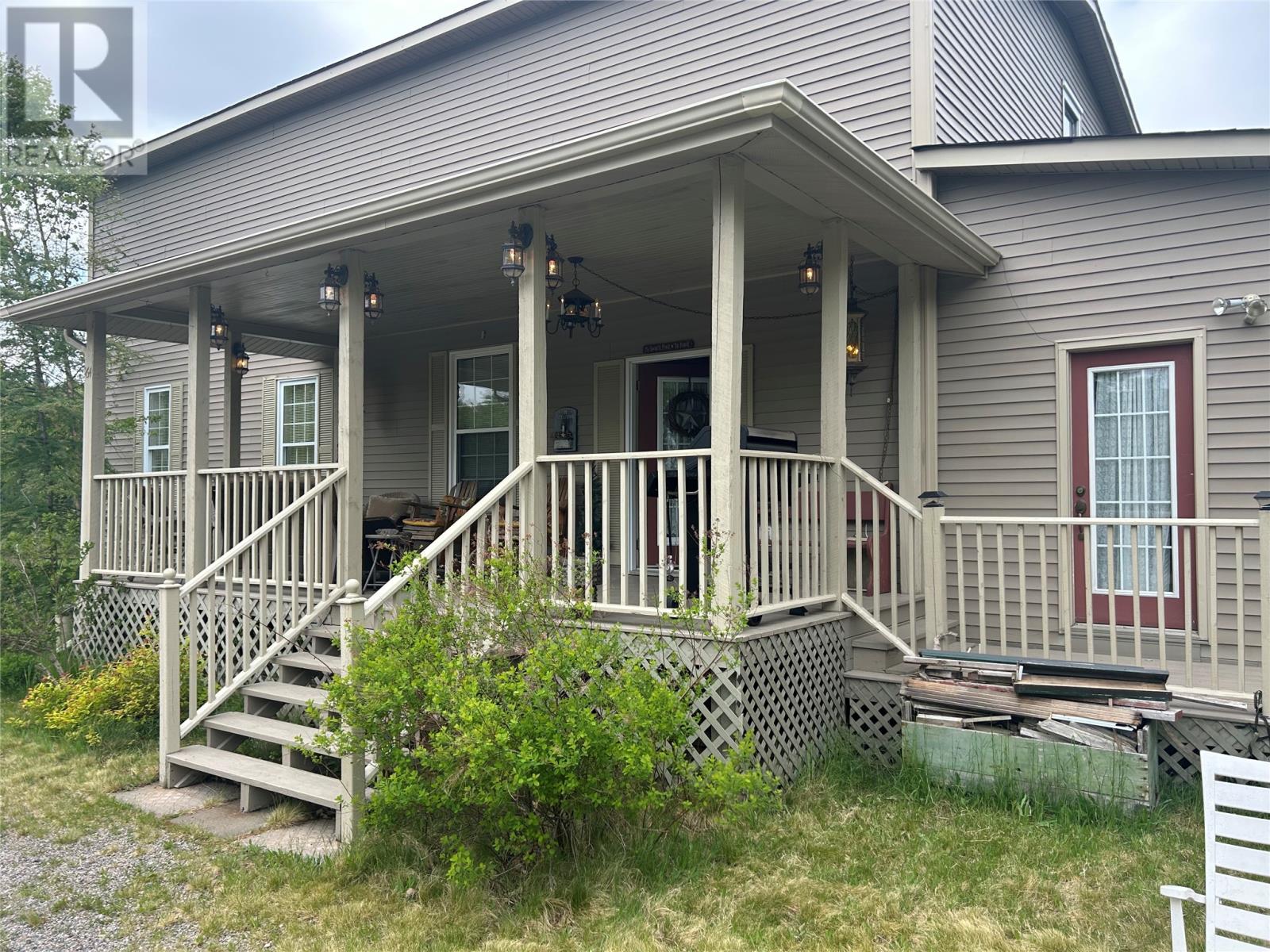64 Loop Road