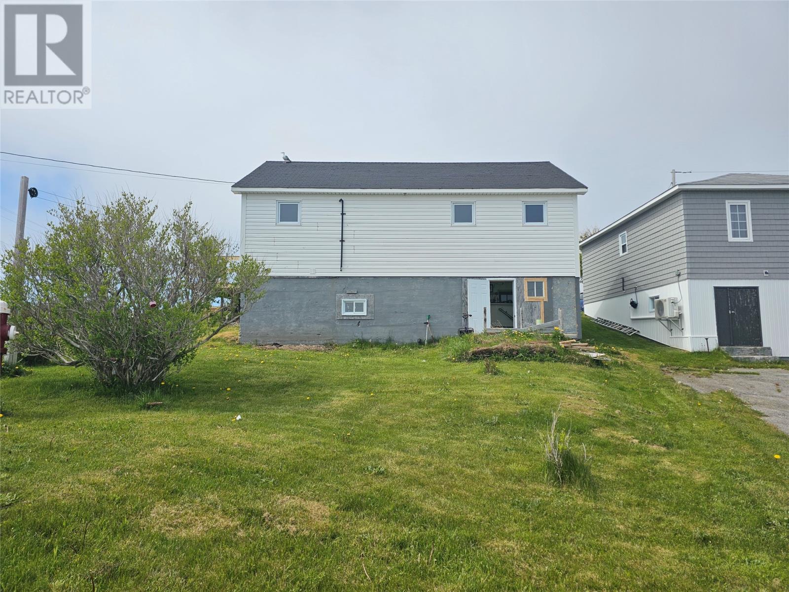 2 First Avenue Property Photo 4