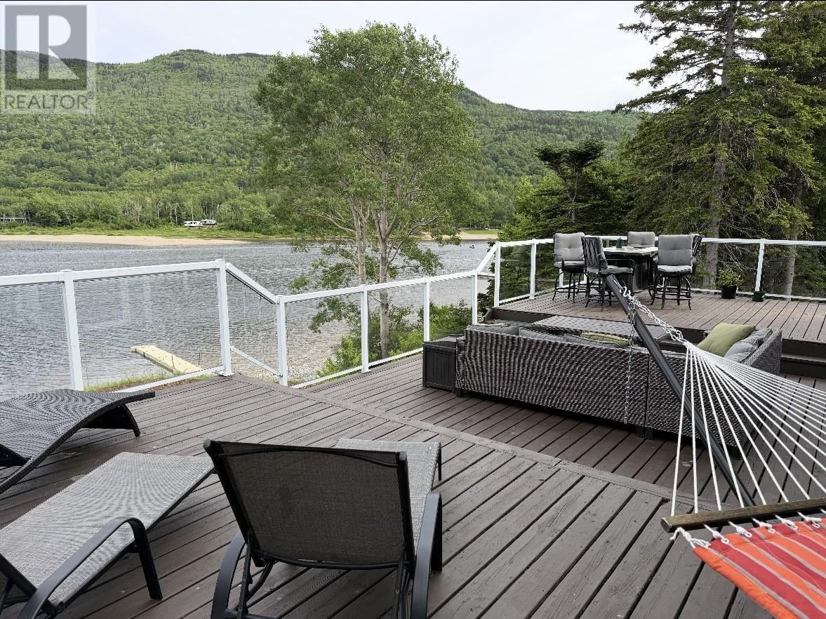 22 Lakeside Drive Property Photo 4