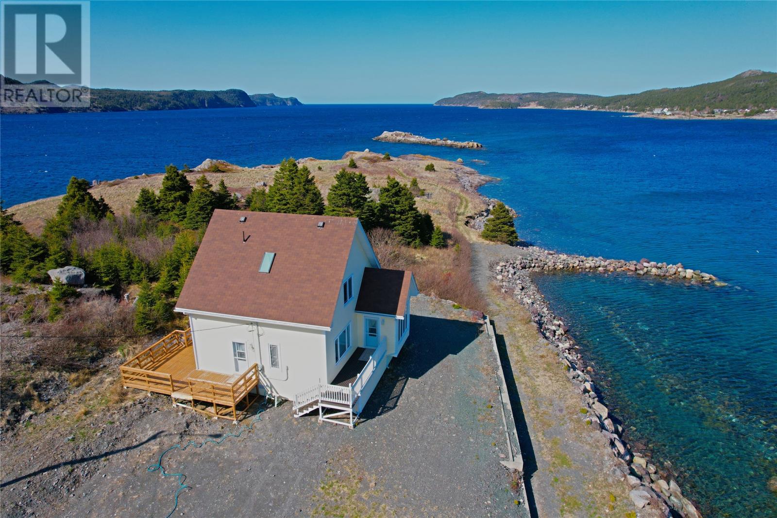 41 Cove Road Property Photo 1