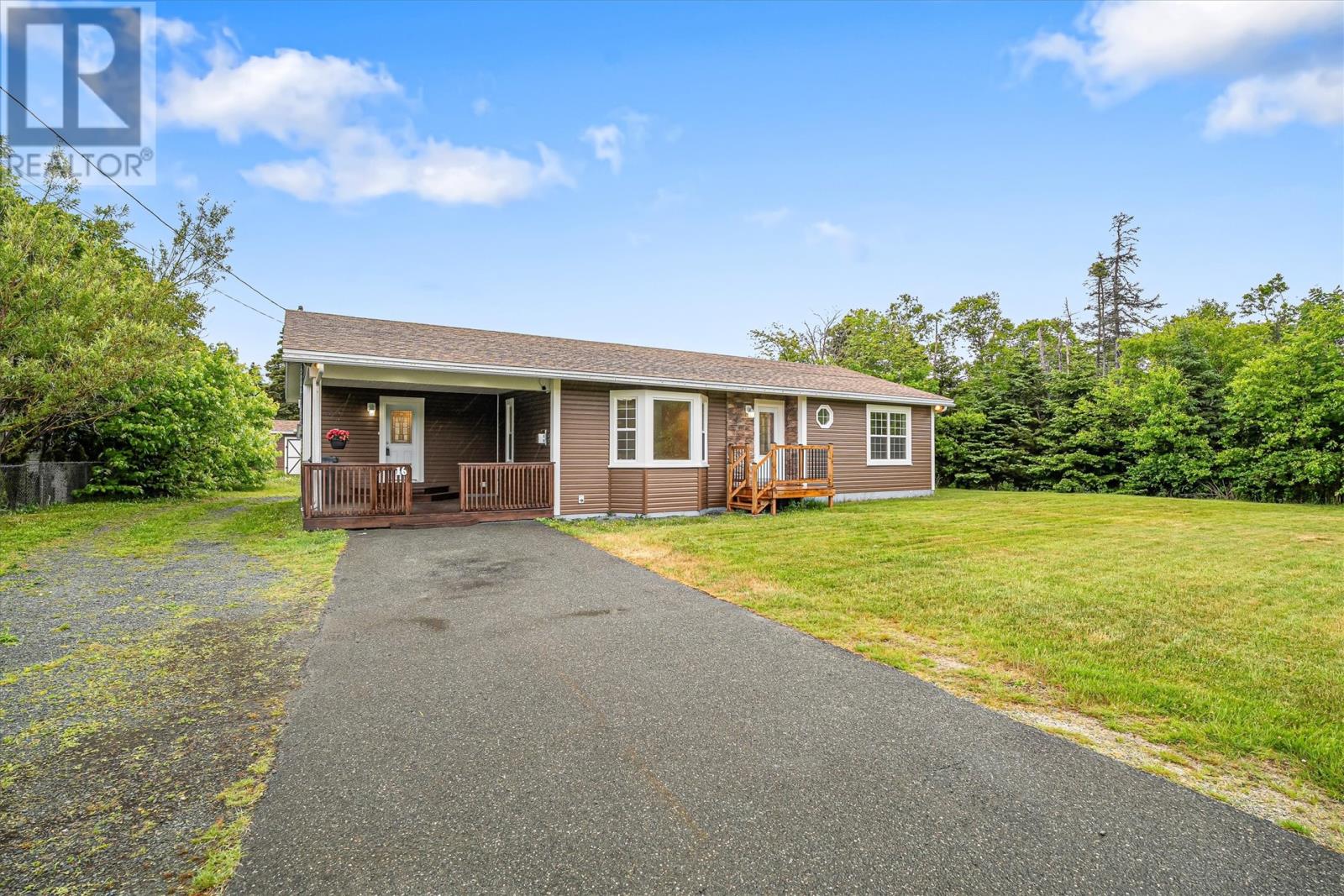 16 TWIN BROOK Drive