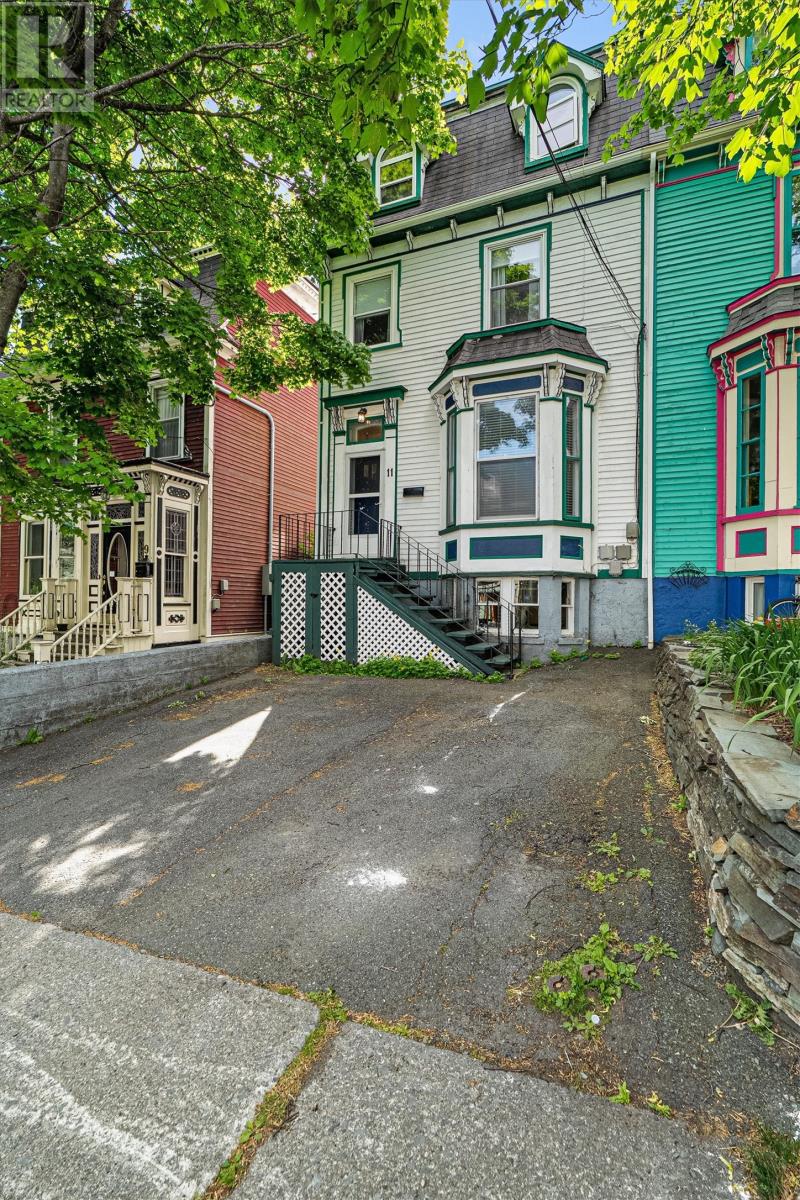 11 Maxse Street Property Photo 1