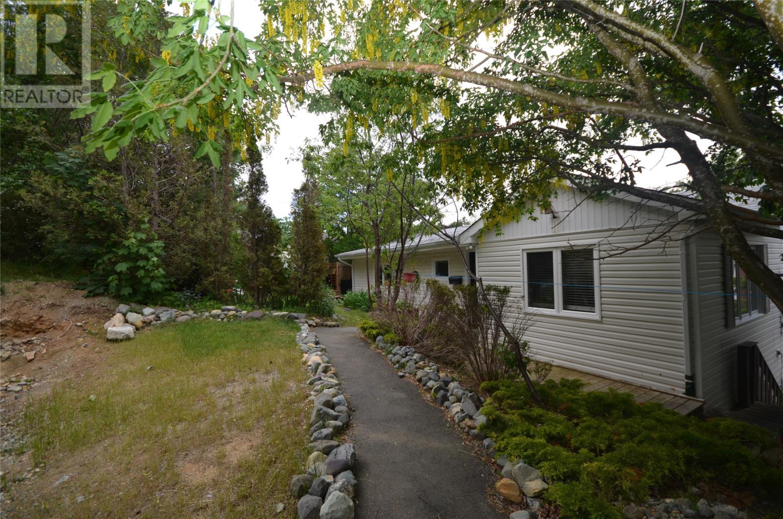 25 Allans Line Property Photo 1