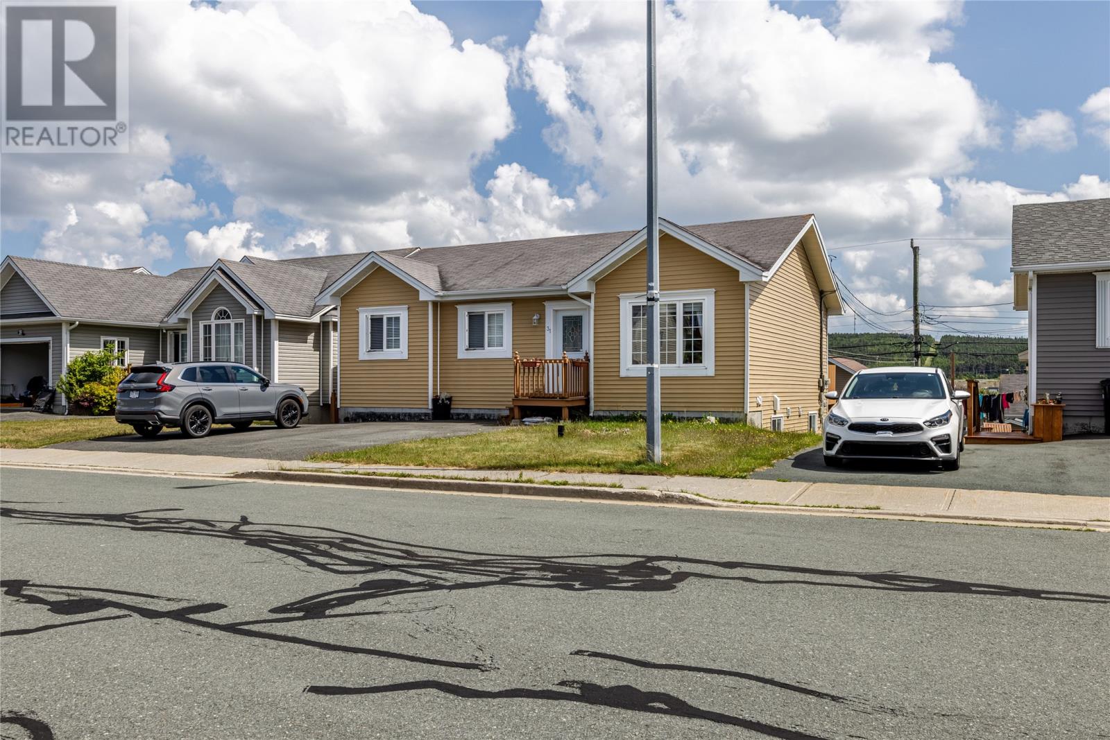 31 Hopedale Crescent