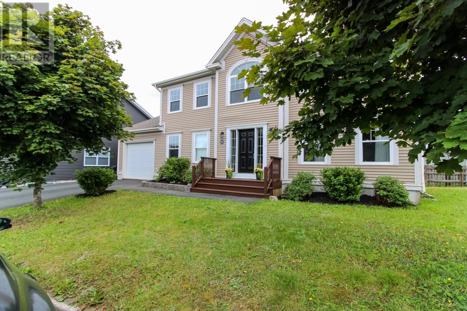 21 OAKLEY Place