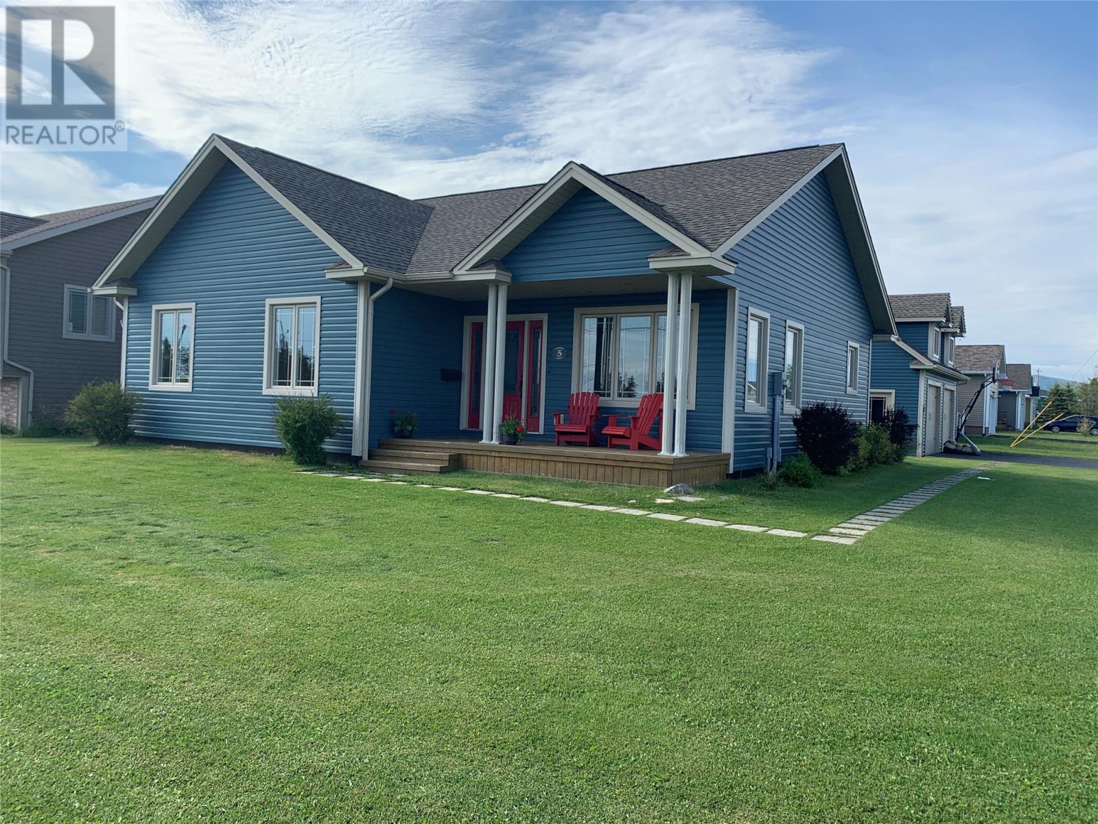 5 Bayside Drive Property Photo 1