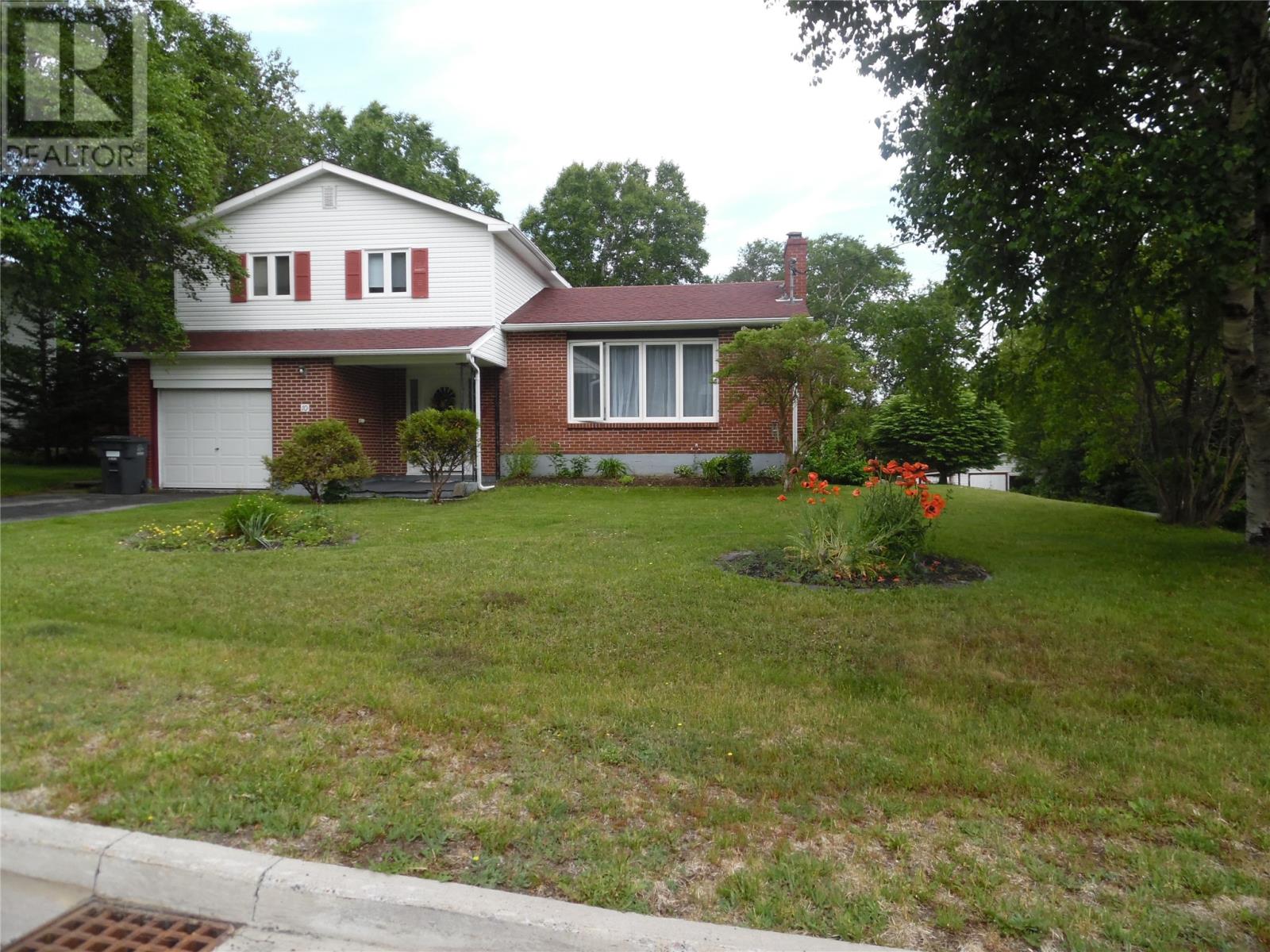 10 Random Crescent Property Photo 1