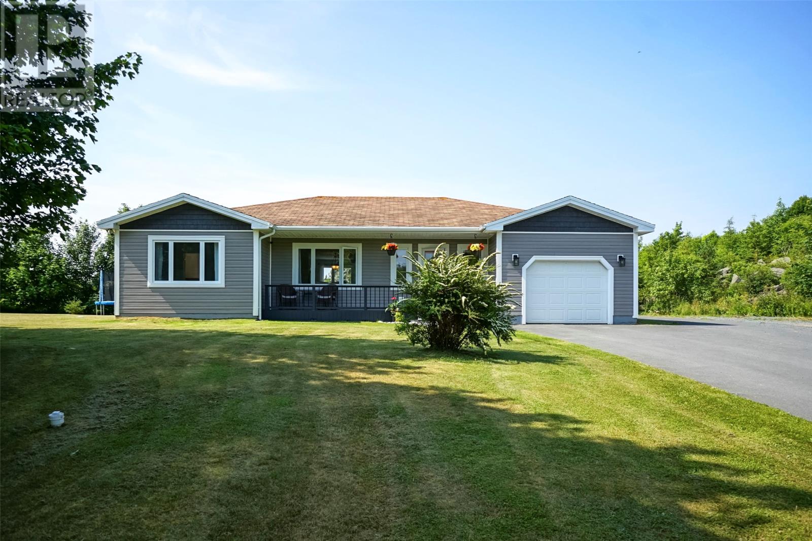 6 Spoon Cove Lane Property Photo 1