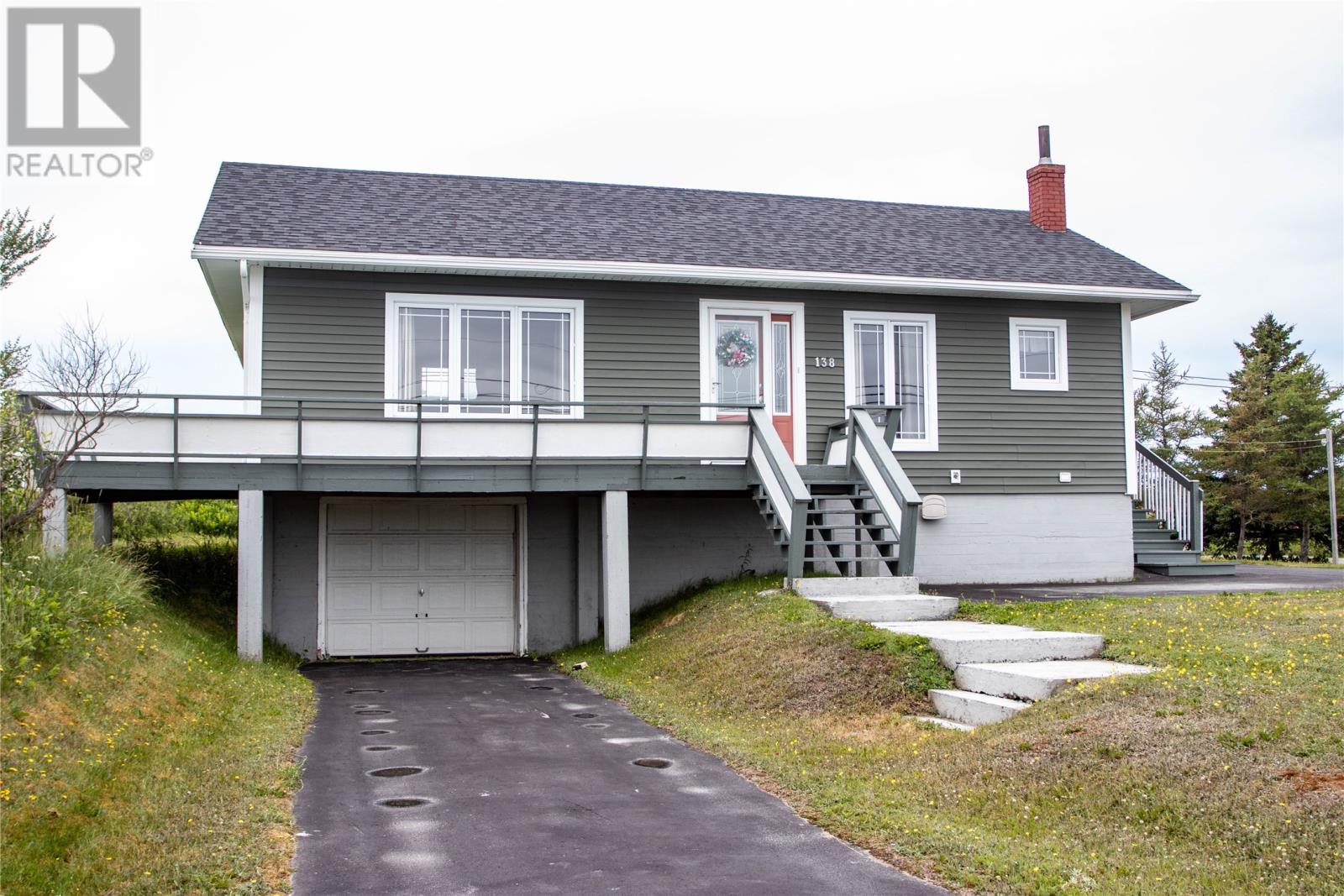 138 Confederation Drive Property Photo 1