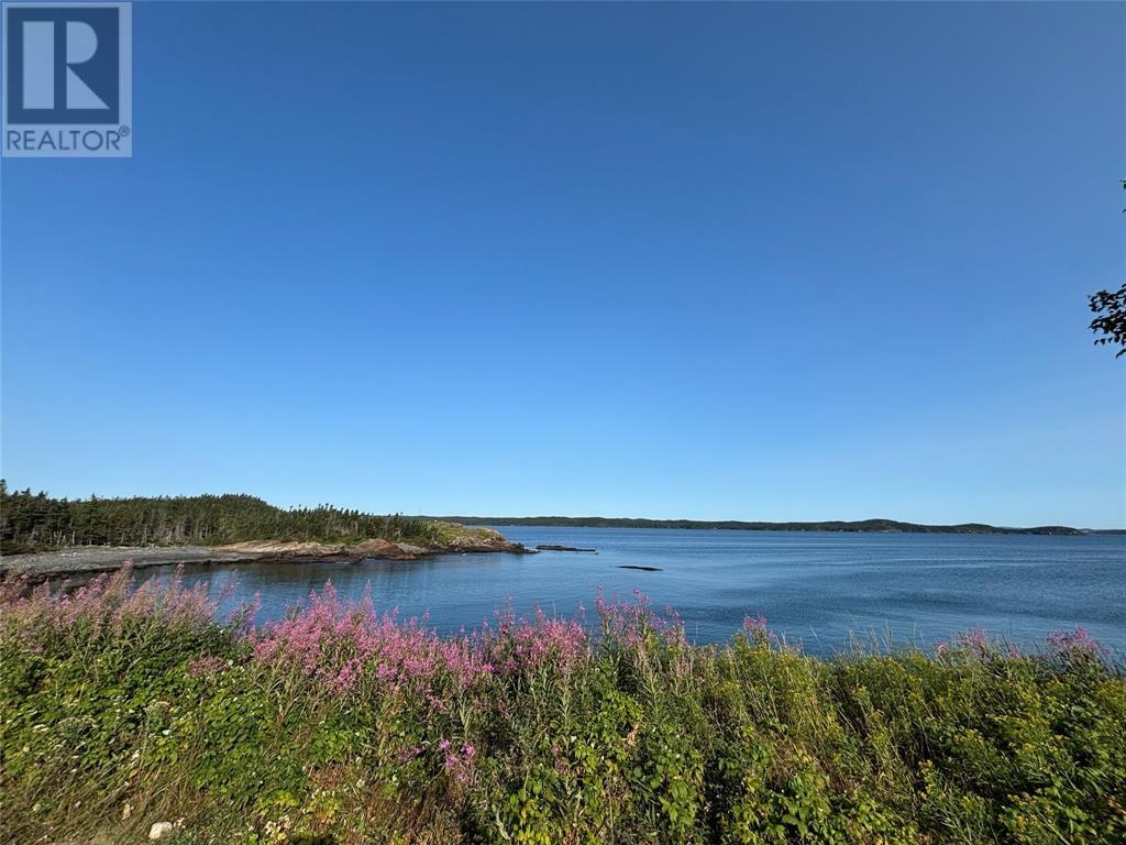 4 Beach Road Property Photo 1